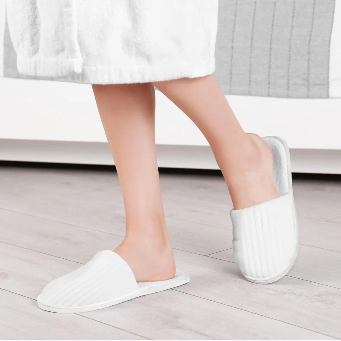 6 Pairs Spa Slippers, Non-Slip Disposable, Washable, Reusable and Breathable, Unisex Indoor Slippers, Can be used for Guests, Bedroom, Bathroom, Wedding, Travel and More!