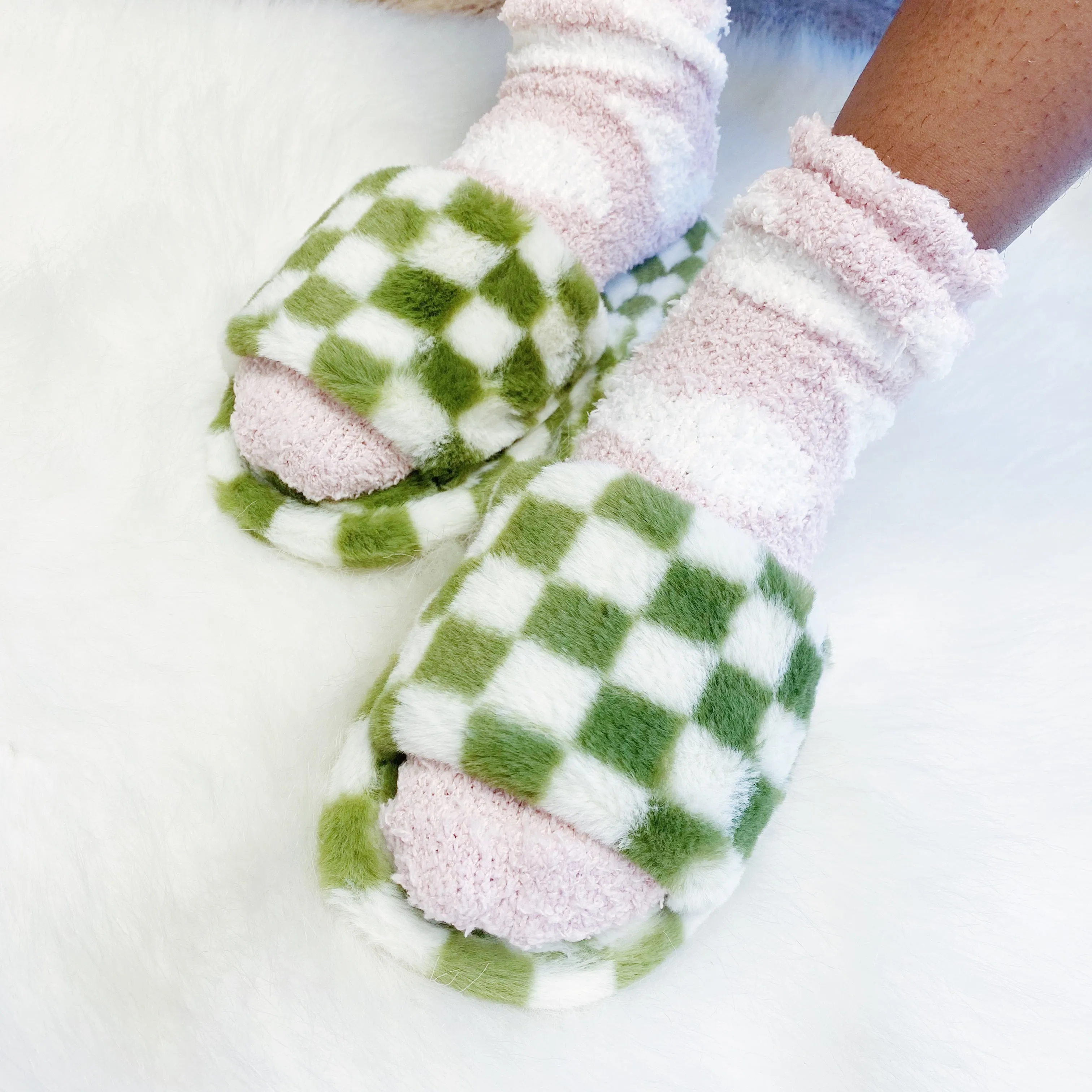 Checker Cozy Economical Slippers Sturdy Luxe Lounge