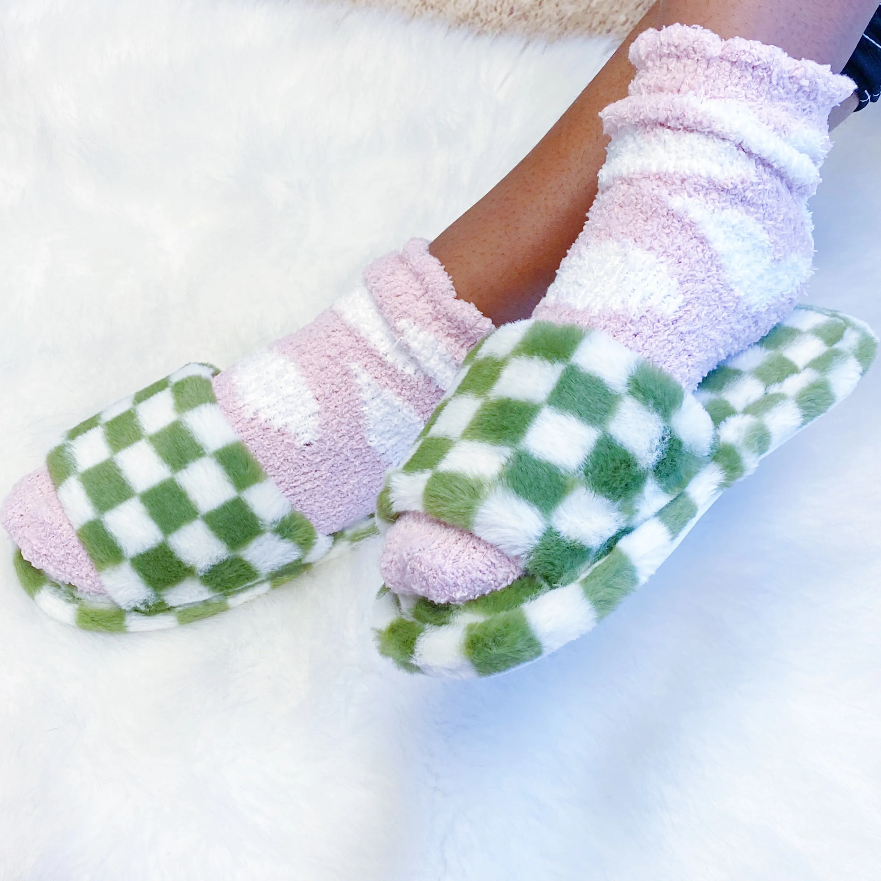 Checker Cozy Economical Slippers Sturdy Luxe Lounge