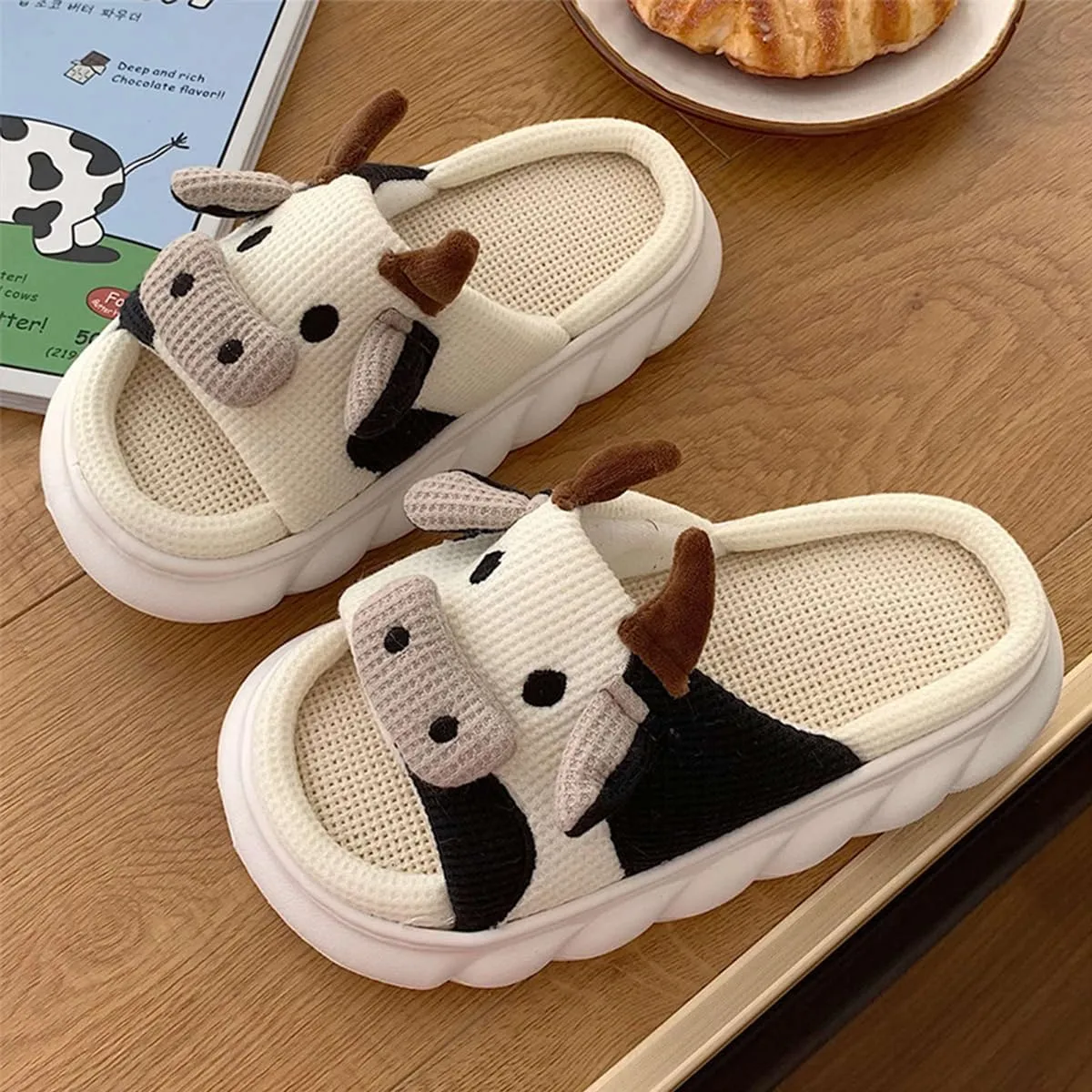 Cute Cow House Slippers, Mesh Breathable Indoor Shoes, White and Black