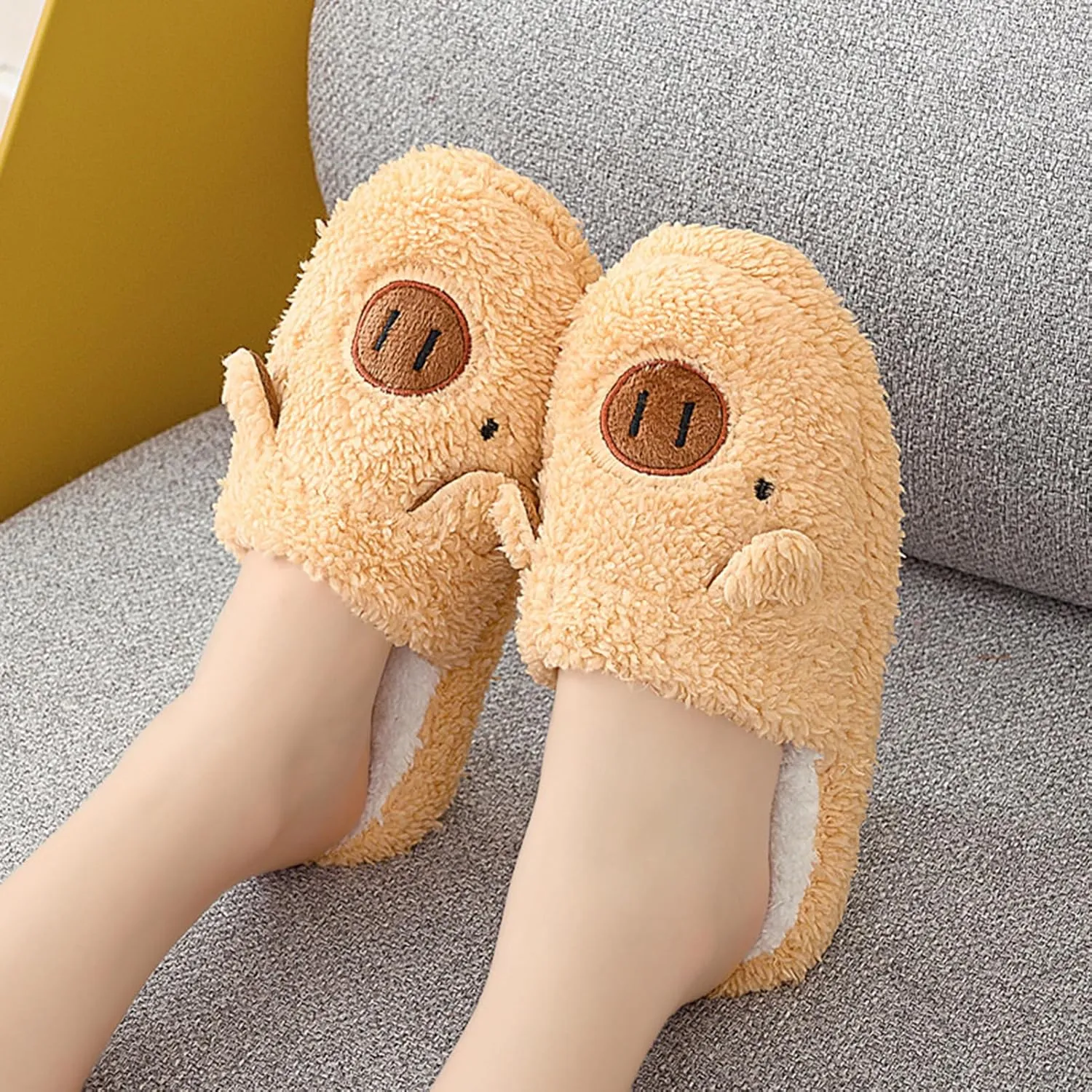 Cute Pig Slippers for Women and Men Holiday Indoor Bedroom Fluffy Warm Slippers Winter Cozy Home Non-slip Soft Plush Slip-On Lined House Shoes