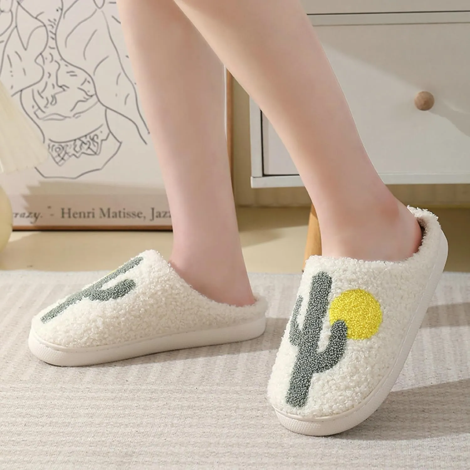 Cute Strawberry Pattern Women's Bedroom Slippers - Warm, Soft, Fuzzy, Non-Slip