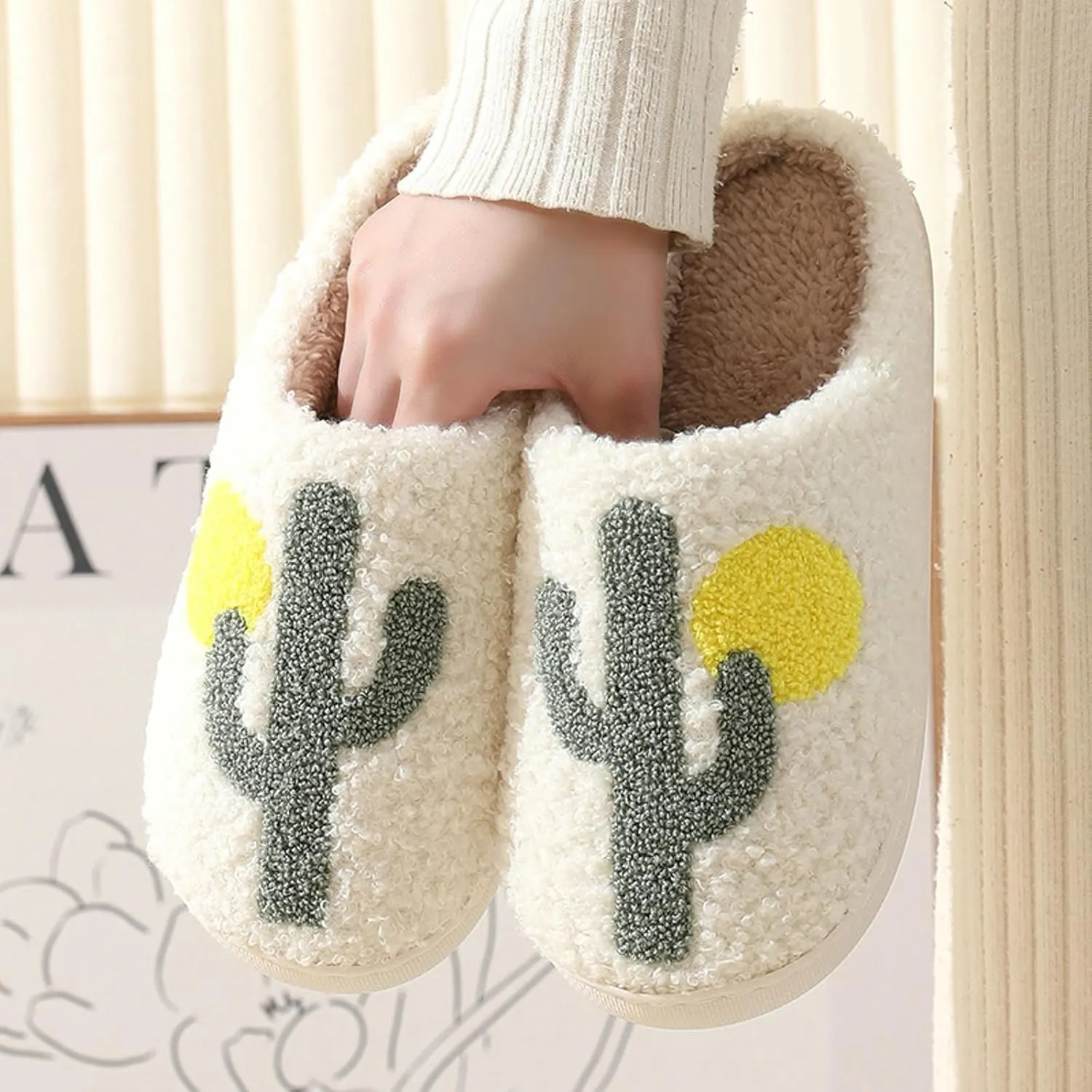 Cute Strawberry Pattern Women's Bedroom Slippers - Warm, Soft, Fuzzy, Non-Slip