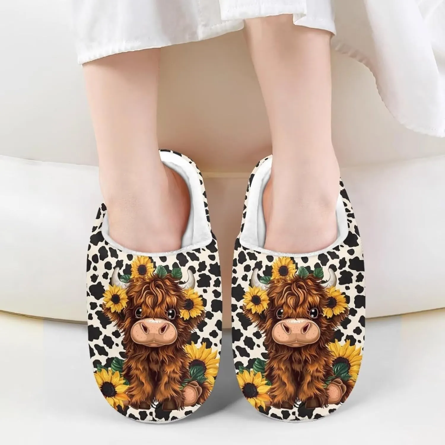 House Slippers for Girls Kids Cozy Fuzzy Slippers Boys Soft Plush Slip On Shoes Cute Winter Bedroom Slipper