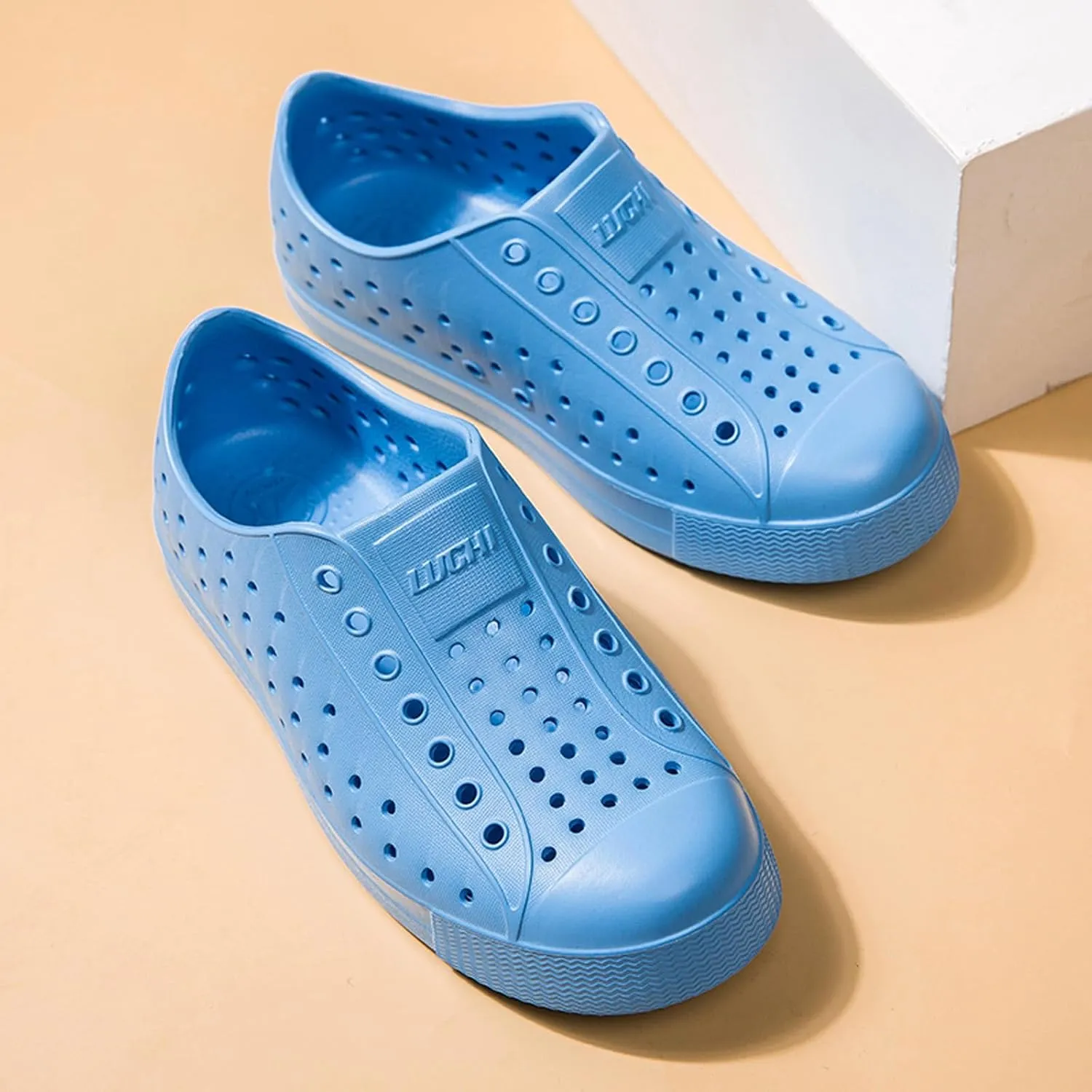 Kids’ Colorful Slip-On Garden Clogs, Lightweight Waterproof & Breathable Shoes with Non-Slip Sole, Available in Fun Colors for Outdoor Play, Beach, and Everyday Adventures