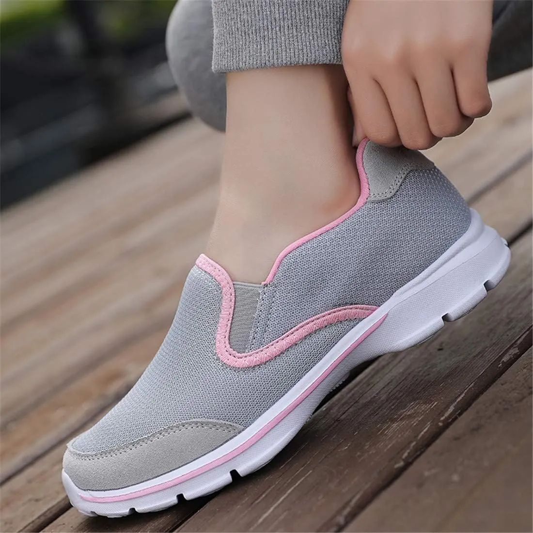 MizHome Women's Non Slip Athletic Walking Shoes Breathable Mesh Slip-on Sneakers