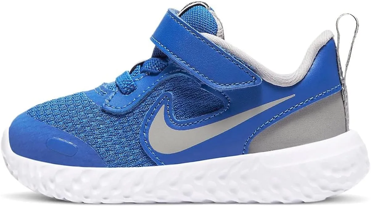 Nike Unisex Revolution 5 Grade School Running Shoe, Kids