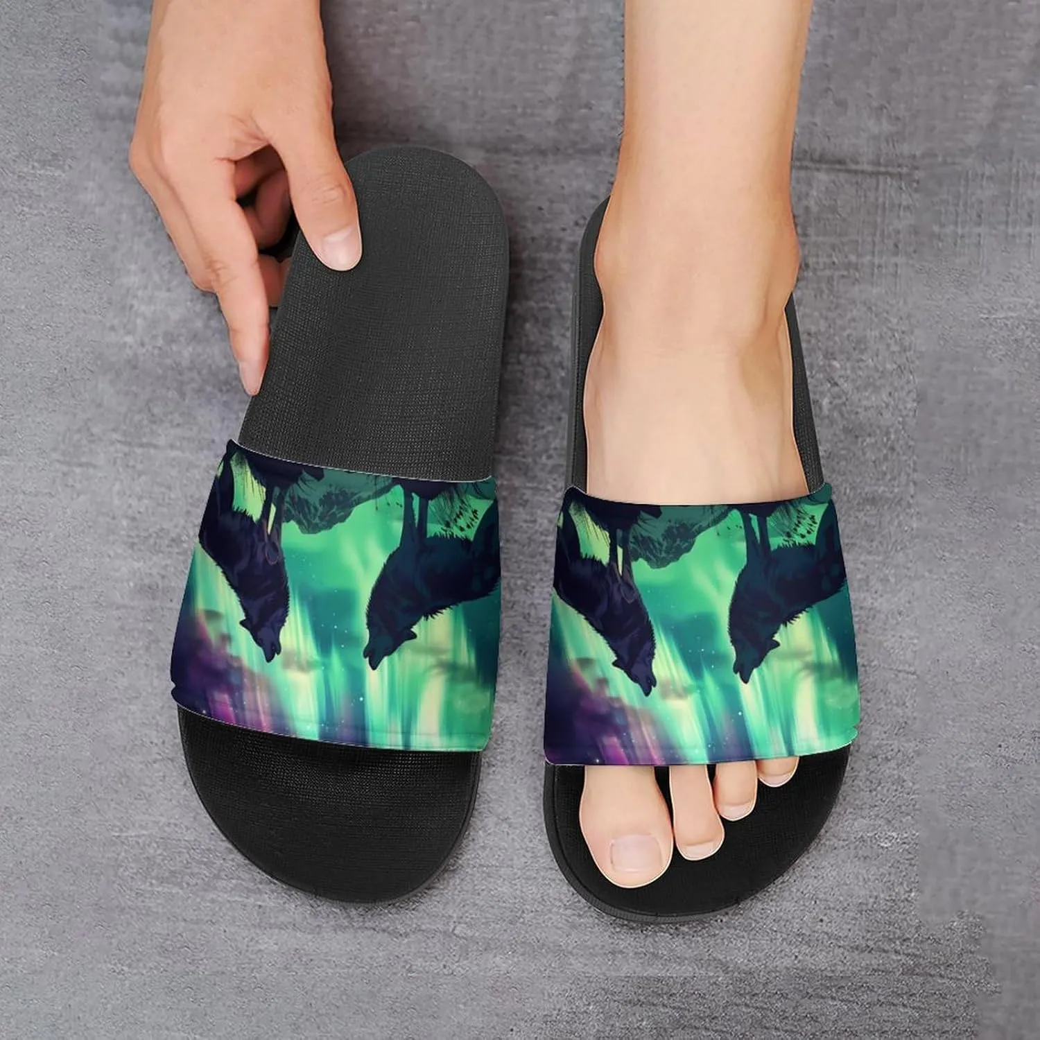 Northern Lights Wolf Slippers for Women Men Anti-Slip Shower Slides Open Toe Slippers for Home Outdoor Beach