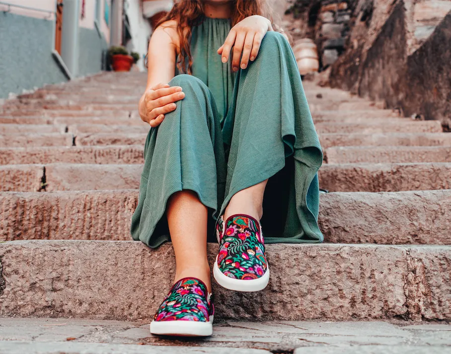 Rooster Slip On
