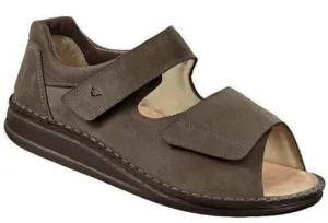 Sandals 96200 Effective communication Reliable customer service