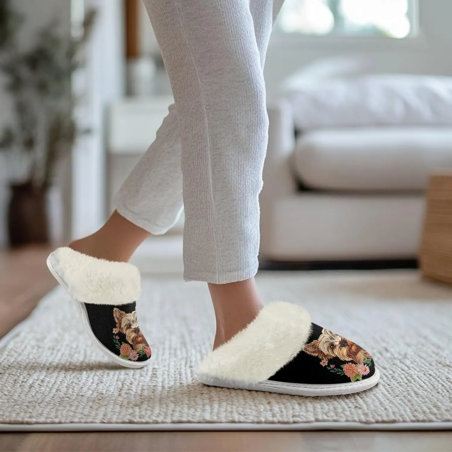 Slippers For Women Indoor And Outdoor, Anti-Slip Sole Fluffy Slippers Flannel Lined Slippers with Fur Edges