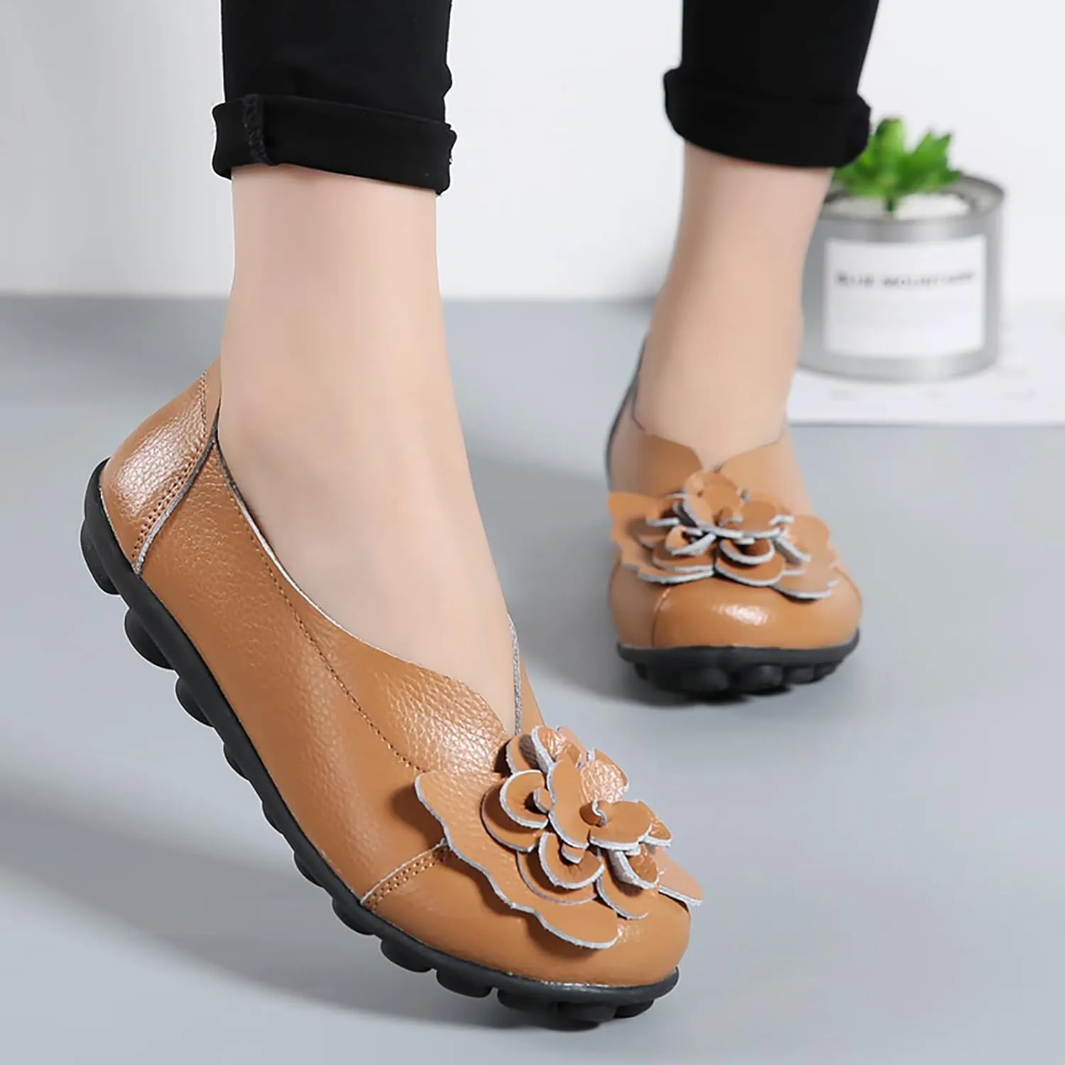 Solaud Women's Comfortable Loafers Soft Slip on Casual Round Toe Moccasins Driving Flats Work Walking Shoes