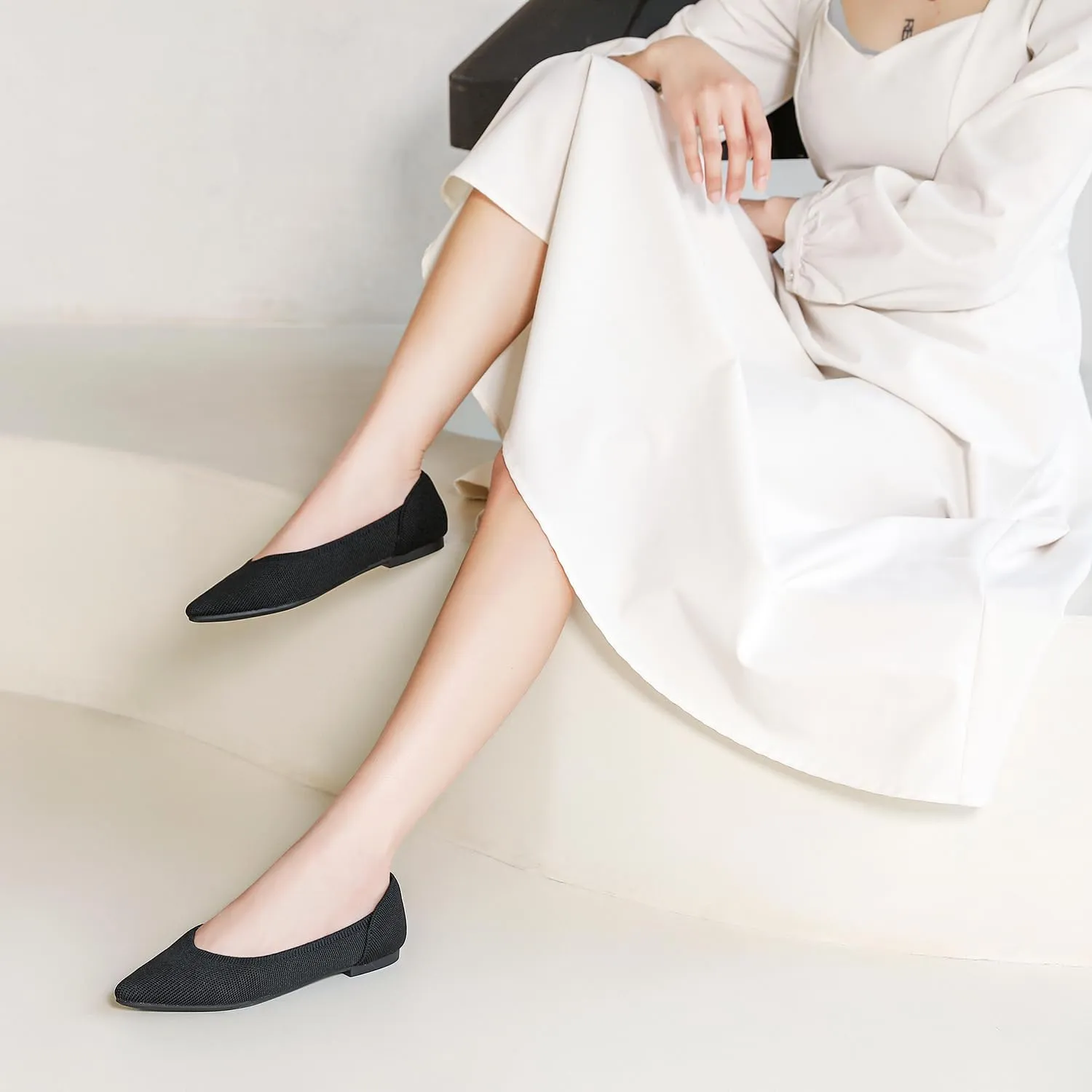 Touchmosees Women's Pointed-Toe Ballet Flats Classic Slip-On Breathable Dress Flats