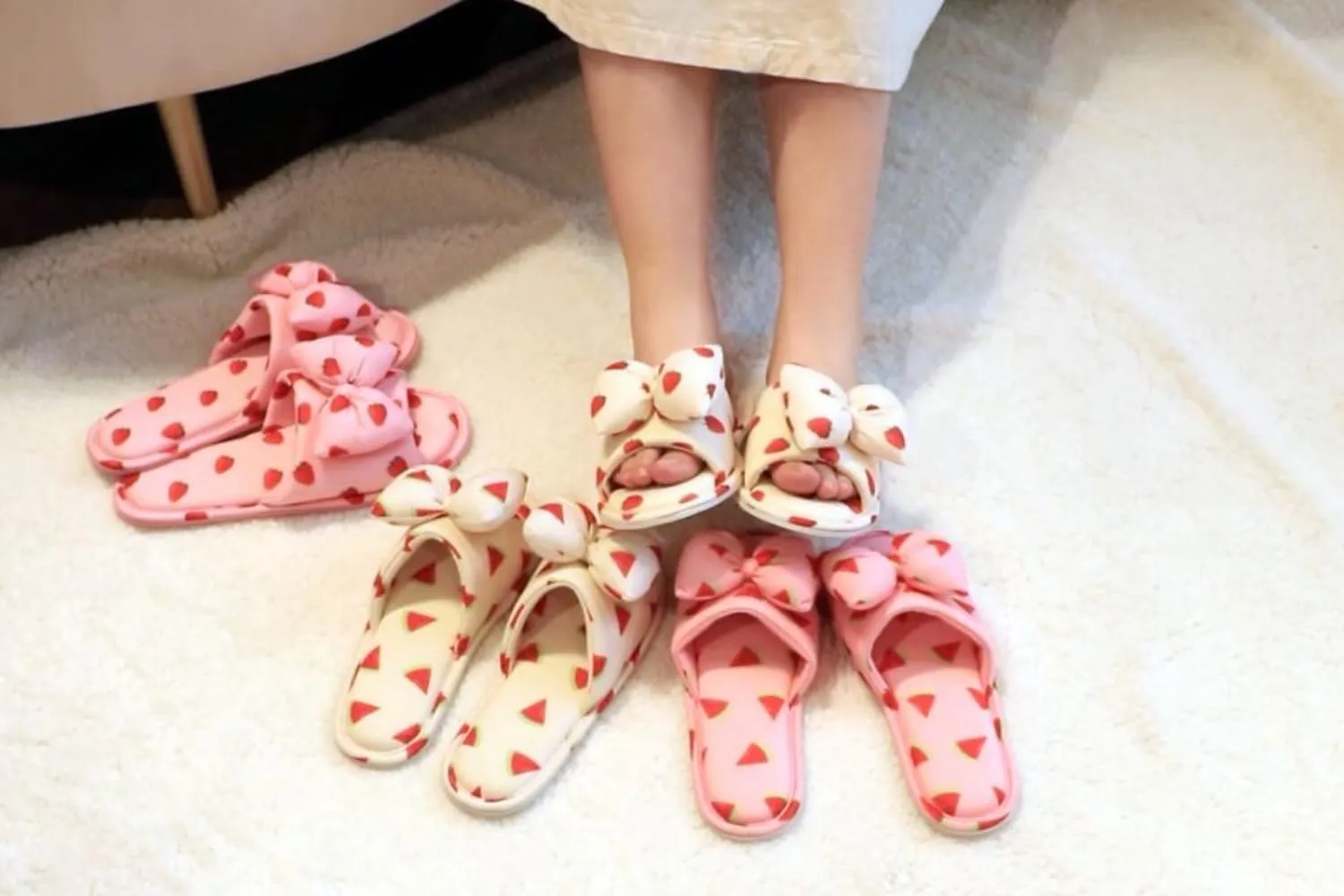 Women Summer Strawberry Slippers Open Toe Slippers Soft Memory Foam Anti-slip Bow Shoes Indoor Outdoor Christmas Gifts