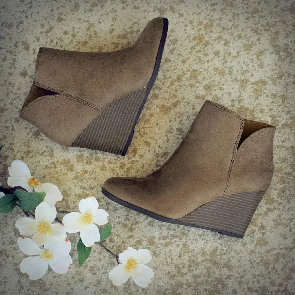 Women's Ankle Boots Low Chunky Heel Comfortable Round Toe Booties with Side Zipper Shoes Fall Slip On Short Boots