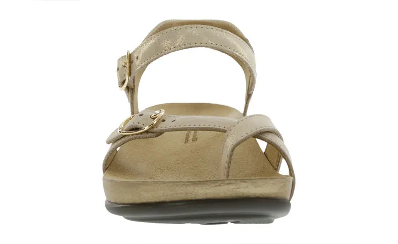 Women's Pampa Toe Loop Sandal in Soft Gold