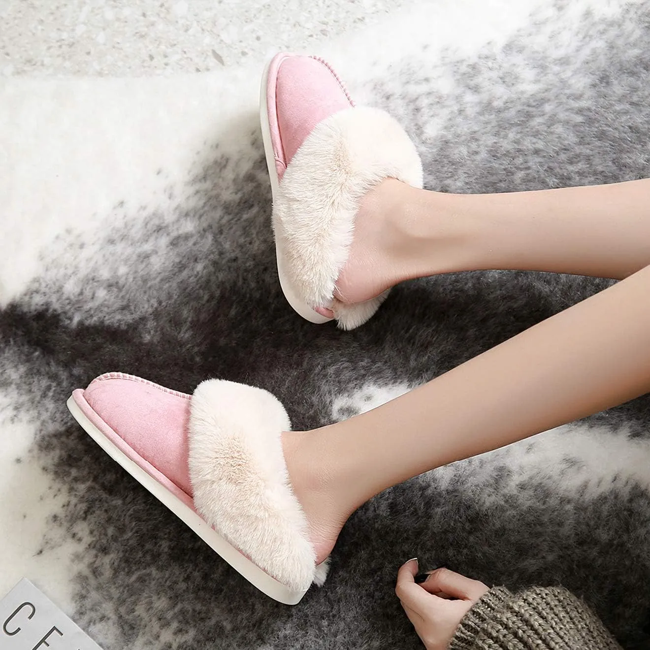 Women's Slippers Soft Plush Winter Warm House Shoes Slip on Memory Foam Fluffy Fur Slippers