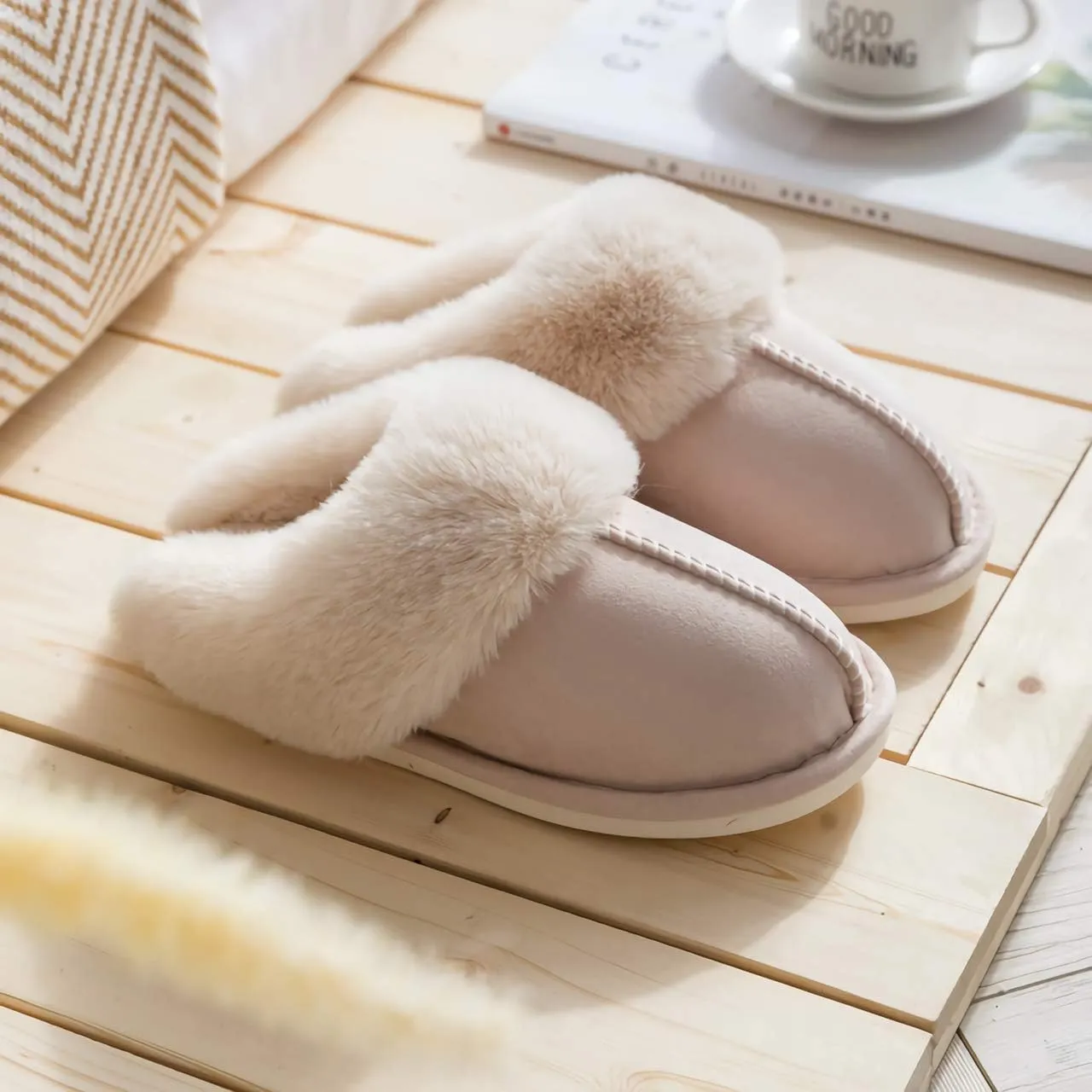 Women's Slippers Soft Plush Winter Warm House Shoes Slip on Memory Foam Fluffy Fur Slippers
