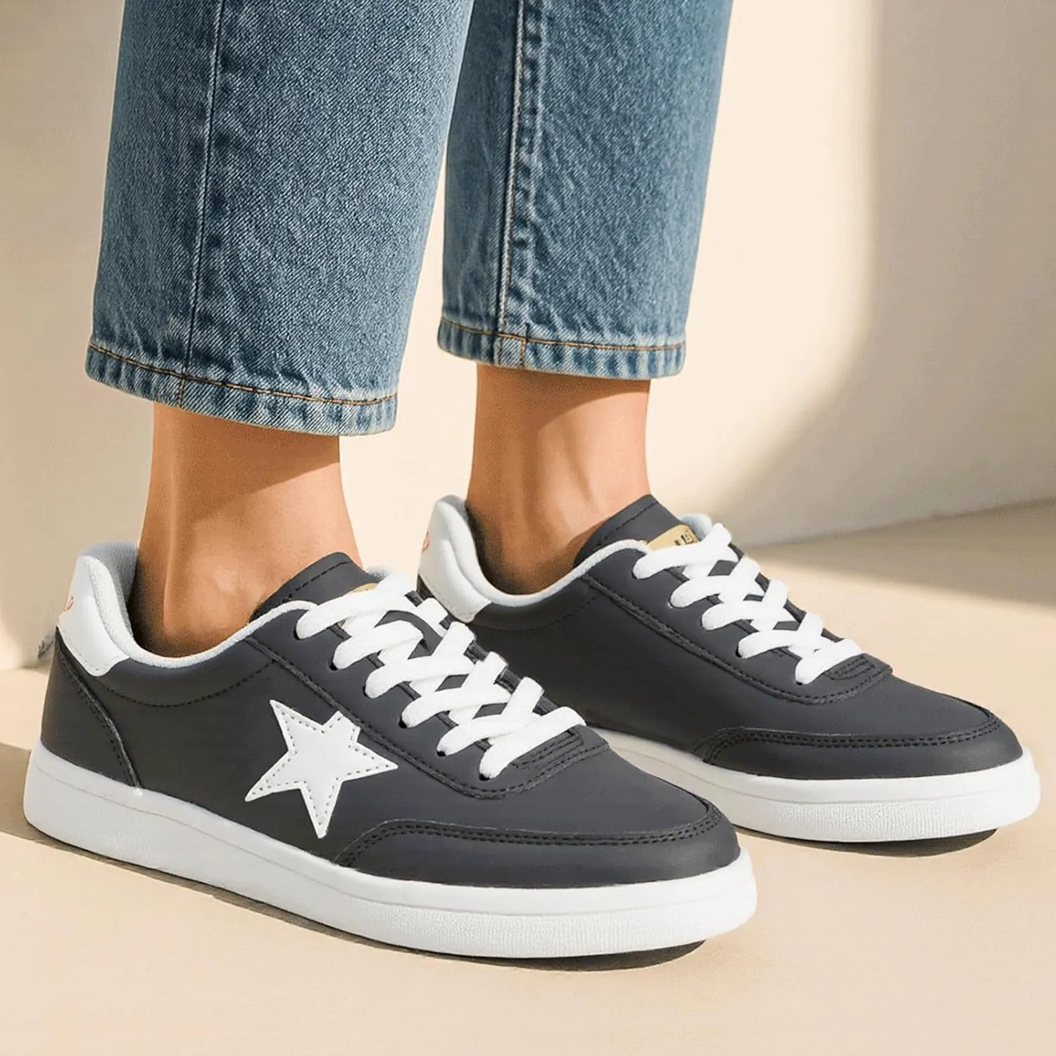 Women's Star Sneaker Lace Up Low Top Comfortable Cushioned Walking Shoes Casual Lightweight Breathable Tennis Shoes